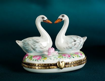 Picture of Limoges Two Swans with a Rose Box