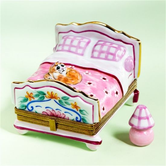 Picture of Limoges Orange Cat in Pink Bed Box