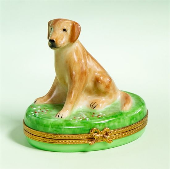 Picture of Limoges Yellow Lab on Grass Box 