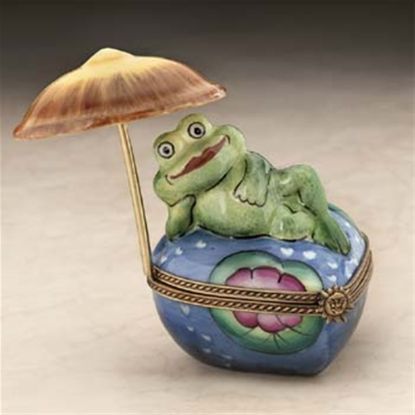 Picture of Limoges Frog Under Parasol on Heart Box