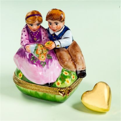 Picture of Limoges Couple on Heart Box with Gold Heart