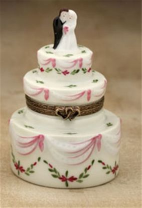 Picture of Limoges Wedding Cake with Ribbons and Couple Box