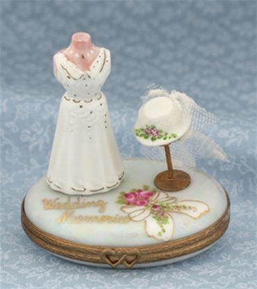 Picture of Limoges Wedding Dress and Hat Box