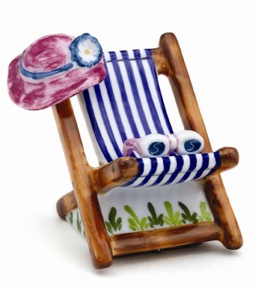 Picture of Limoges beach Chair with Pink Hat Box 