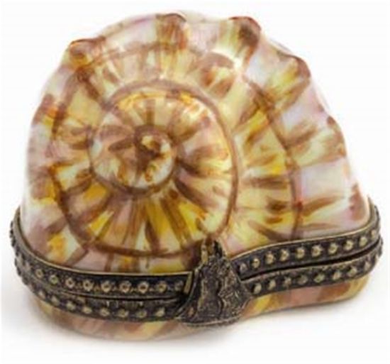 Picture of Limoges Shell Box with Ship Clasp 