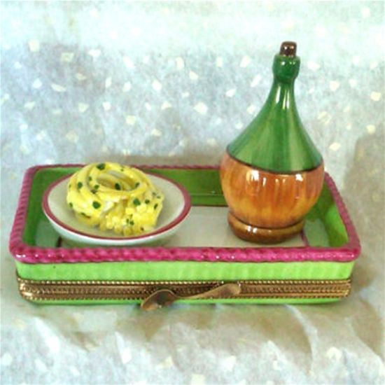 Picture of Limoges Alfredo Pasta and Chianti  on Tray Box