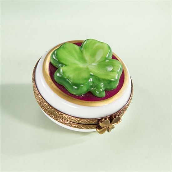 Picture of Limoges Clover on Round Box