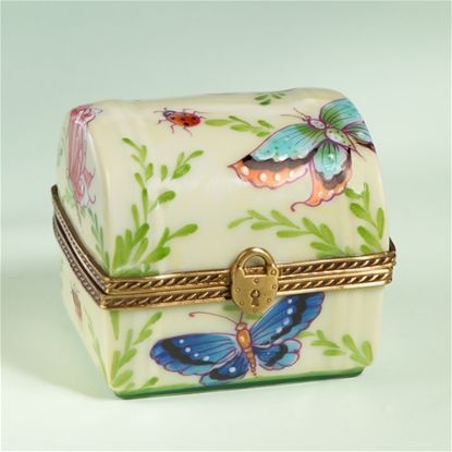 Picture of Limoges Treasure Chest with Butterflies Box