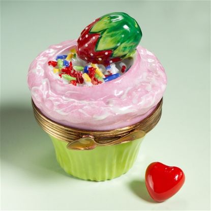 Picture of Limoges Strawberry Cupcake with Sugar Topping Box