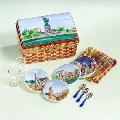 Picture of Limoges New York Picnic Basket Box with Plates