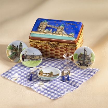 Picture of Limoges London Picnic Basket with Plates Box