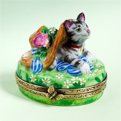 Picture of Limoges Gray Cat under Hat Box