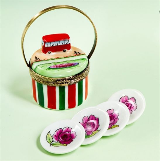Picture of Limoges London Picnic Basket with Bus Box and Plates 