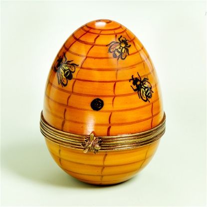 Picture of Limoges Beehive Box with Bee Clasp