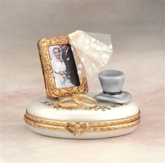 Picture of Limoges Wedding Frame with Hat  Box