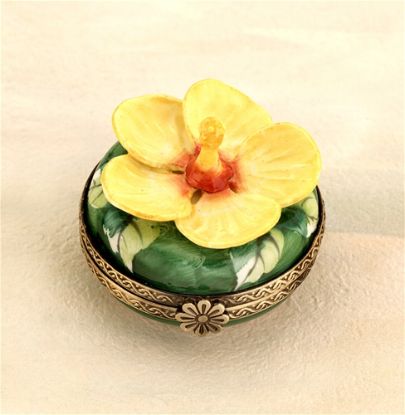 Picture of Limoges 3d Yellow Flower Box