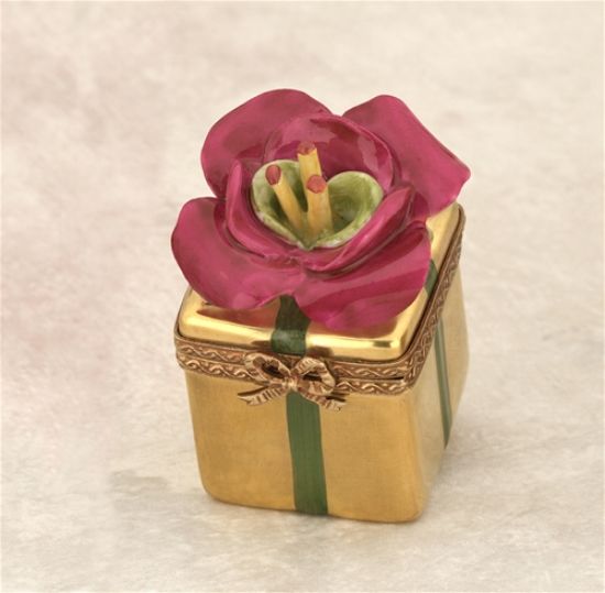 Picture of Limoges Mauve Flower on Gold Gift Box