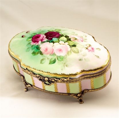 Picture of Limoges Autumn Roses Box with Gold Leaf and Feet Box