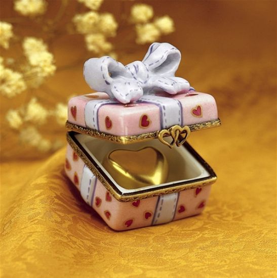 Picture of Limoges Gift Box with Gold Heart and Bow 