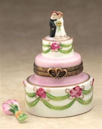 Picture of Limoges Wedding Cake with Flowers box 