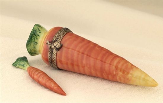 Picture of Limoges Carrot Box with Small Carrot 