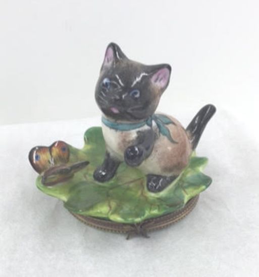 Picture of Limoges Dark Siamese Cat on Leaf with Butterfly Box