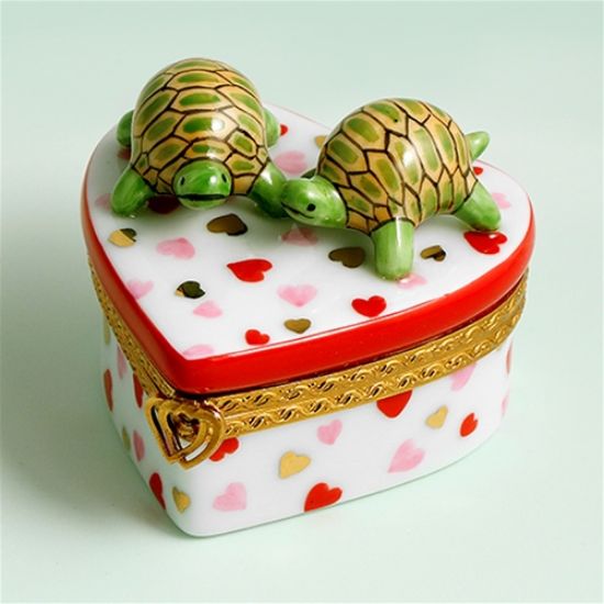 Picture of Limoges Two Turtles on Heart with Hearts Box