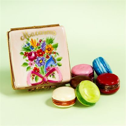 Picture of Limoges 6 Macarons Floral Bouquet Box 
