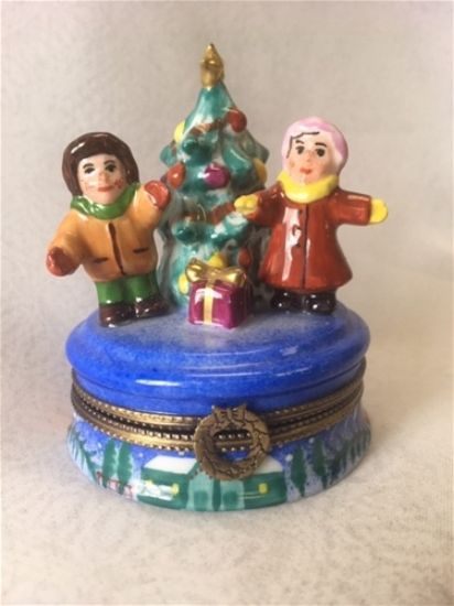 Picture of Limoges Children with Christmas Tree and Gift Box 