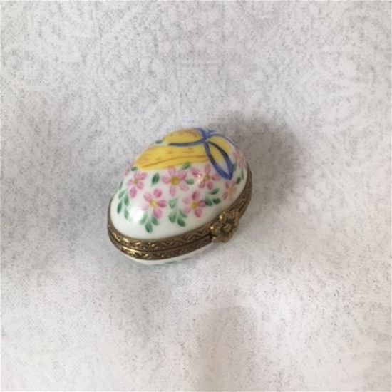 Picture of Limoges Yellow Bonnet and Flowers Mini Egg Box