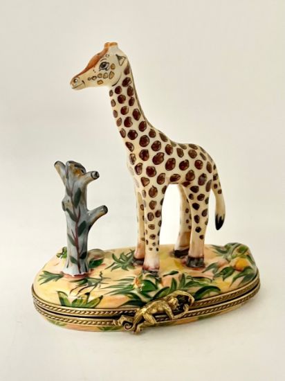 Picture of Limoges Giraffe with Branch Box