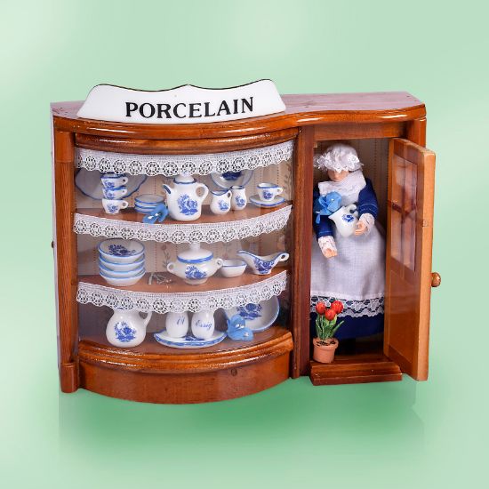 Picture of Reutter  German Porcelain Shop with porcelain miniatures