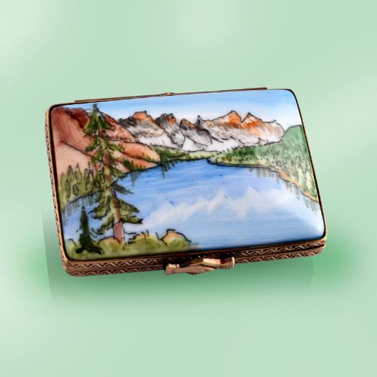 Picture of Canadian Lakes Postcard Box